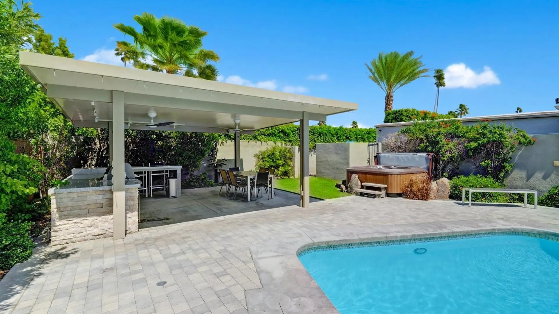 The Cascades Retreat - Walk To Downtown! Villa Palm Springs Holiday home